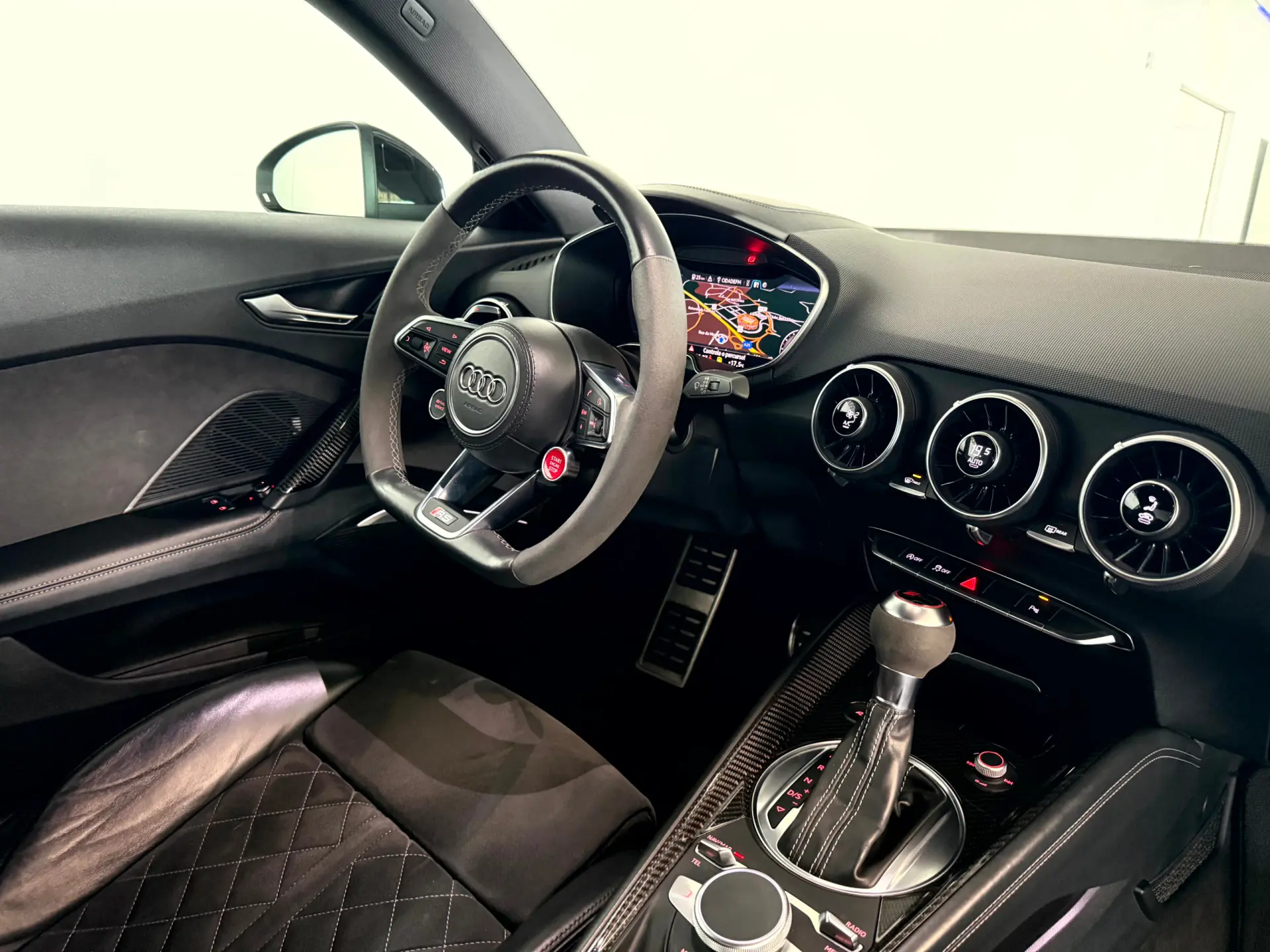 Audi TT RS Coupé 2.5 TFSi quattro S tronic 48