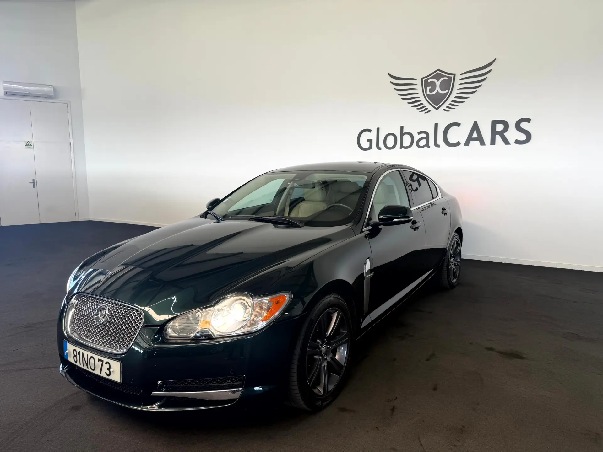 Jaguar XF 3.0 D V6 Premium Luxury 10