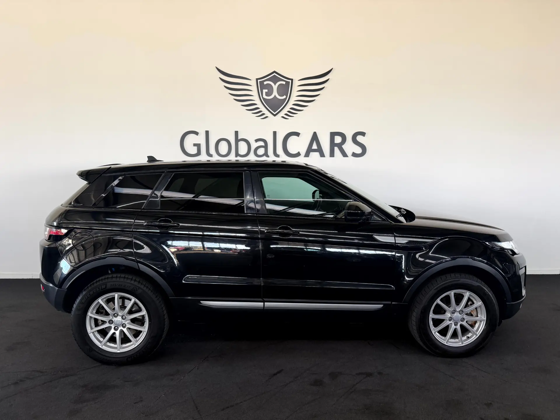 Land Rover Range Rover Evoque 2.0 D180 AWD HSE Auto 12