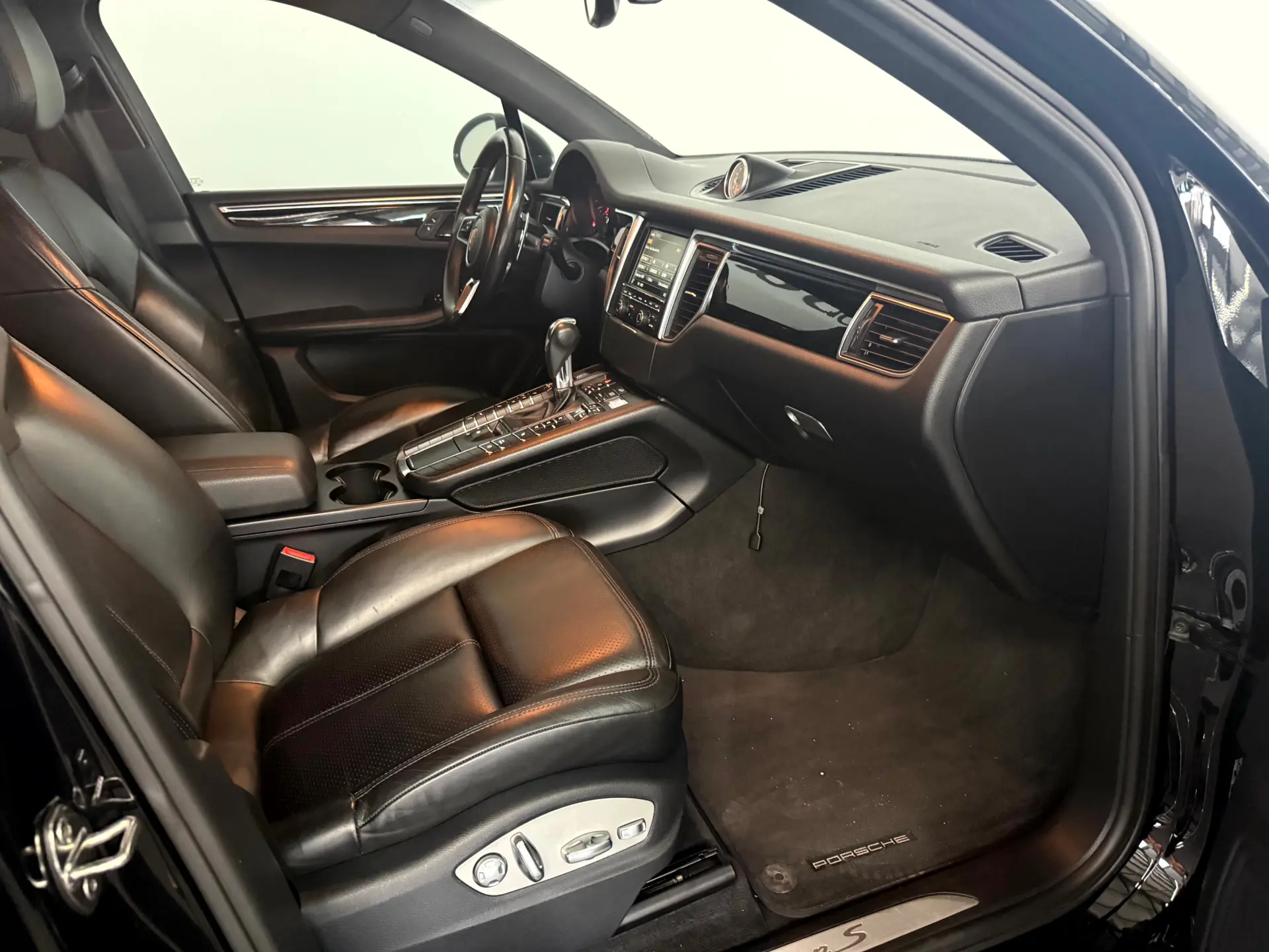 Porsche Macan S PDK 37