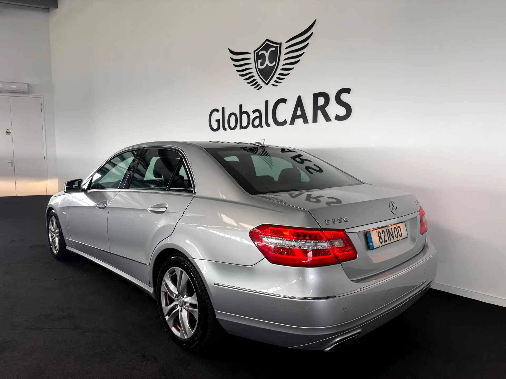 Mercedes-Benz E 250 CDi Elegance BlueEfficiency Auto. 12