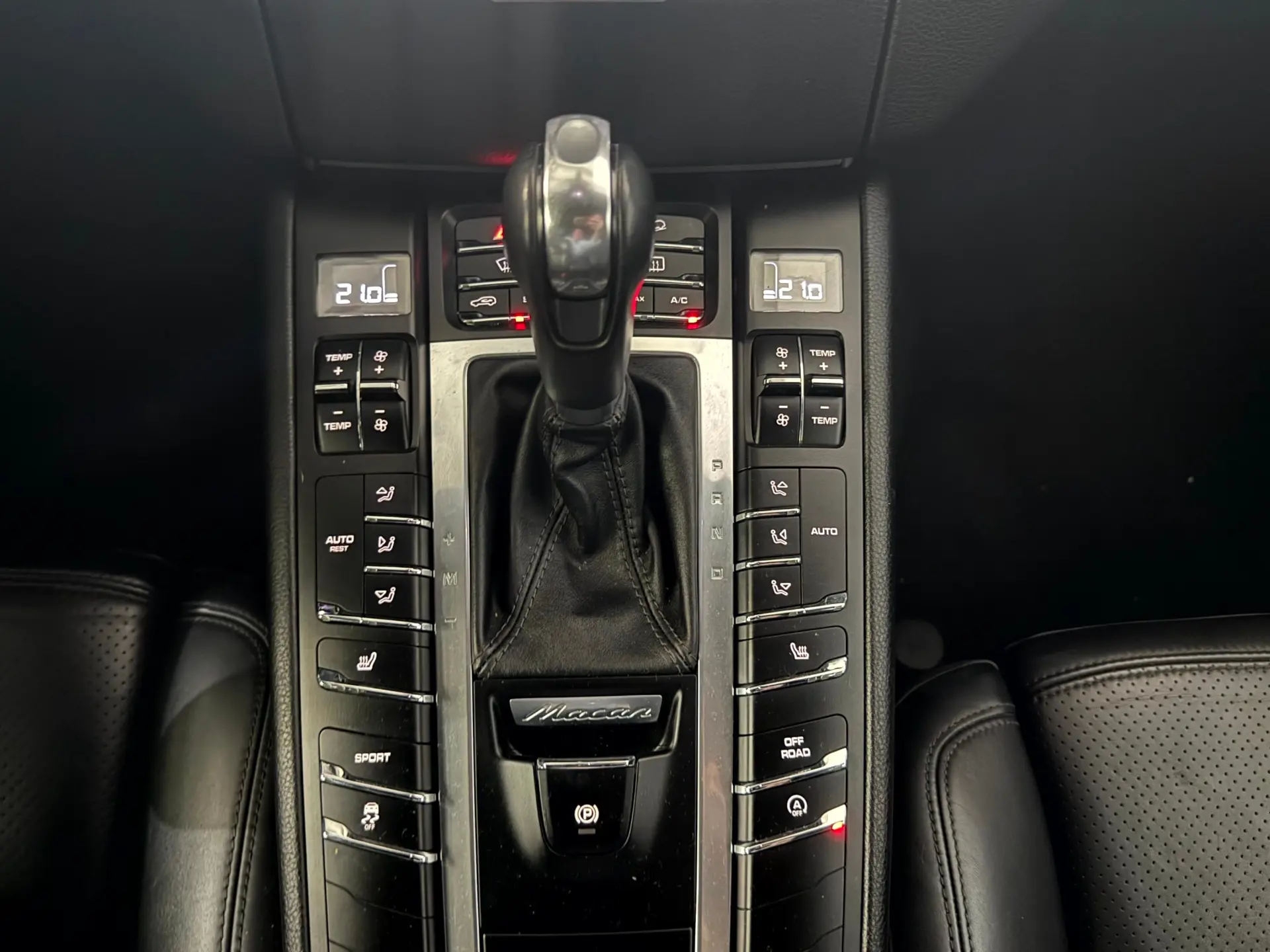 Porsche Macan S PDK 18