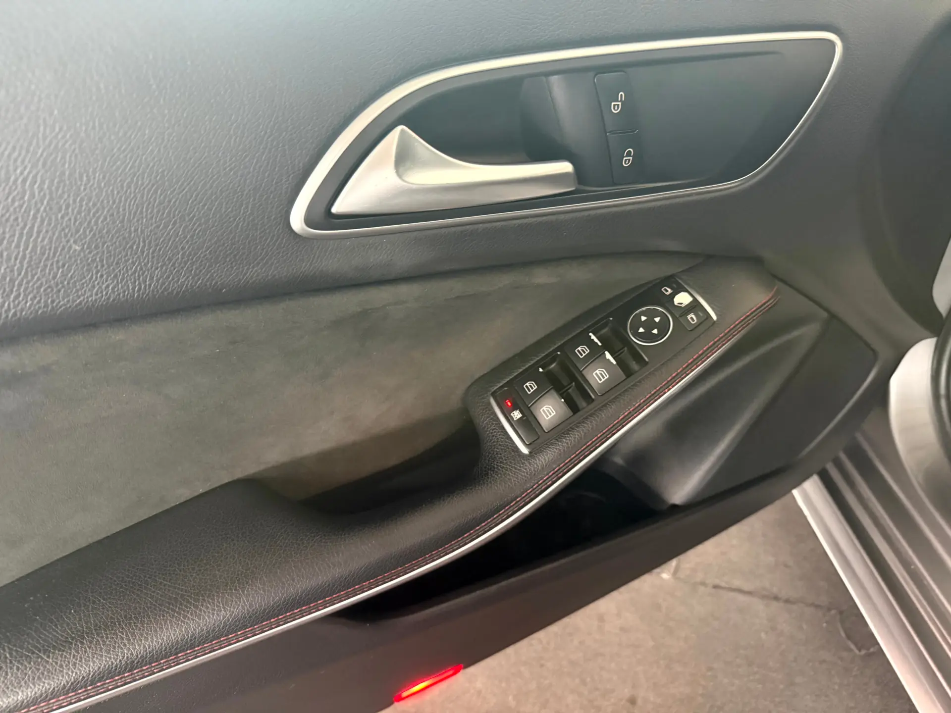 Mercedes-Benz A 180 d 7G-DCT AMG Line 17