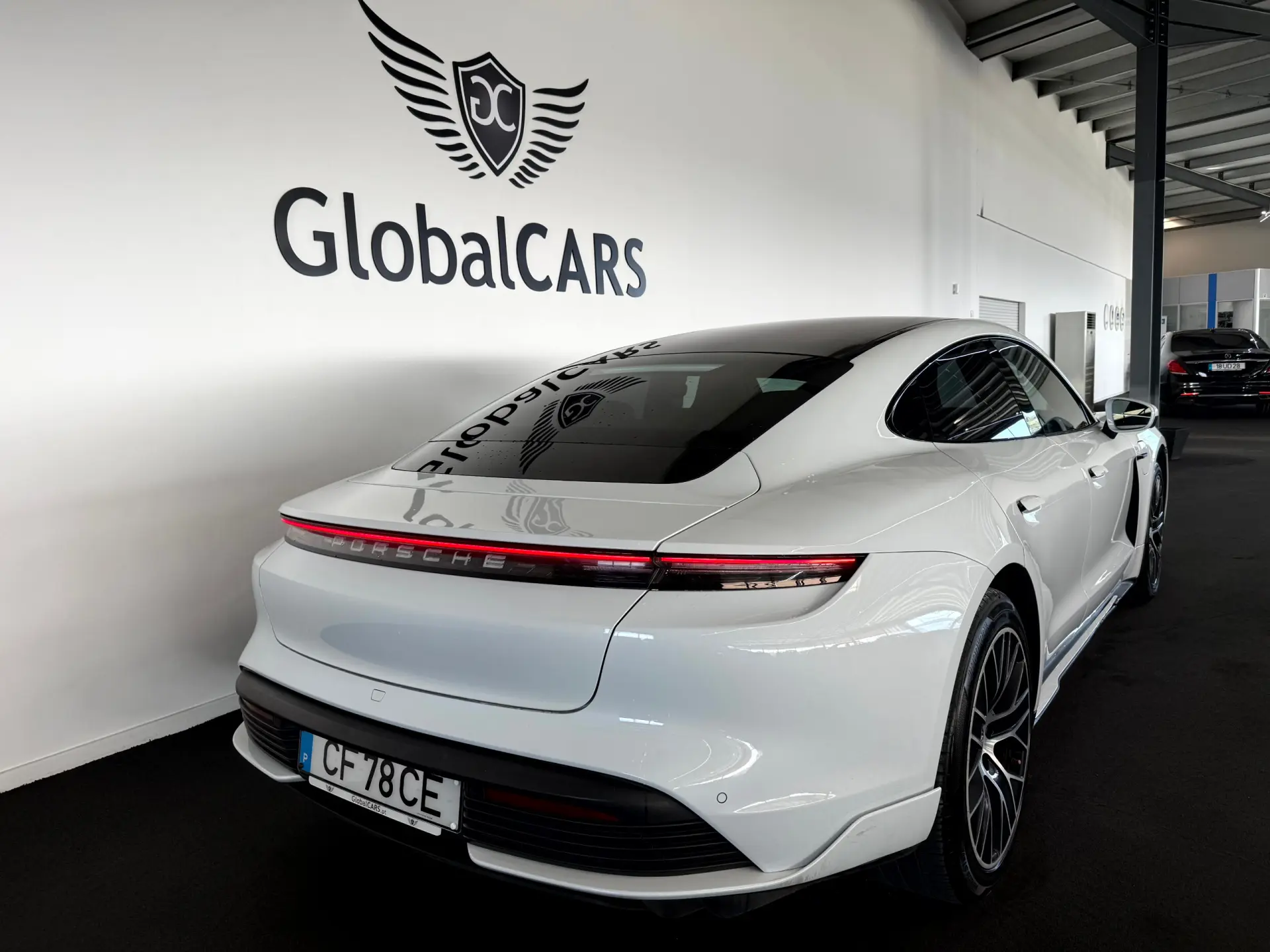 Porsche Taycan 4S 35