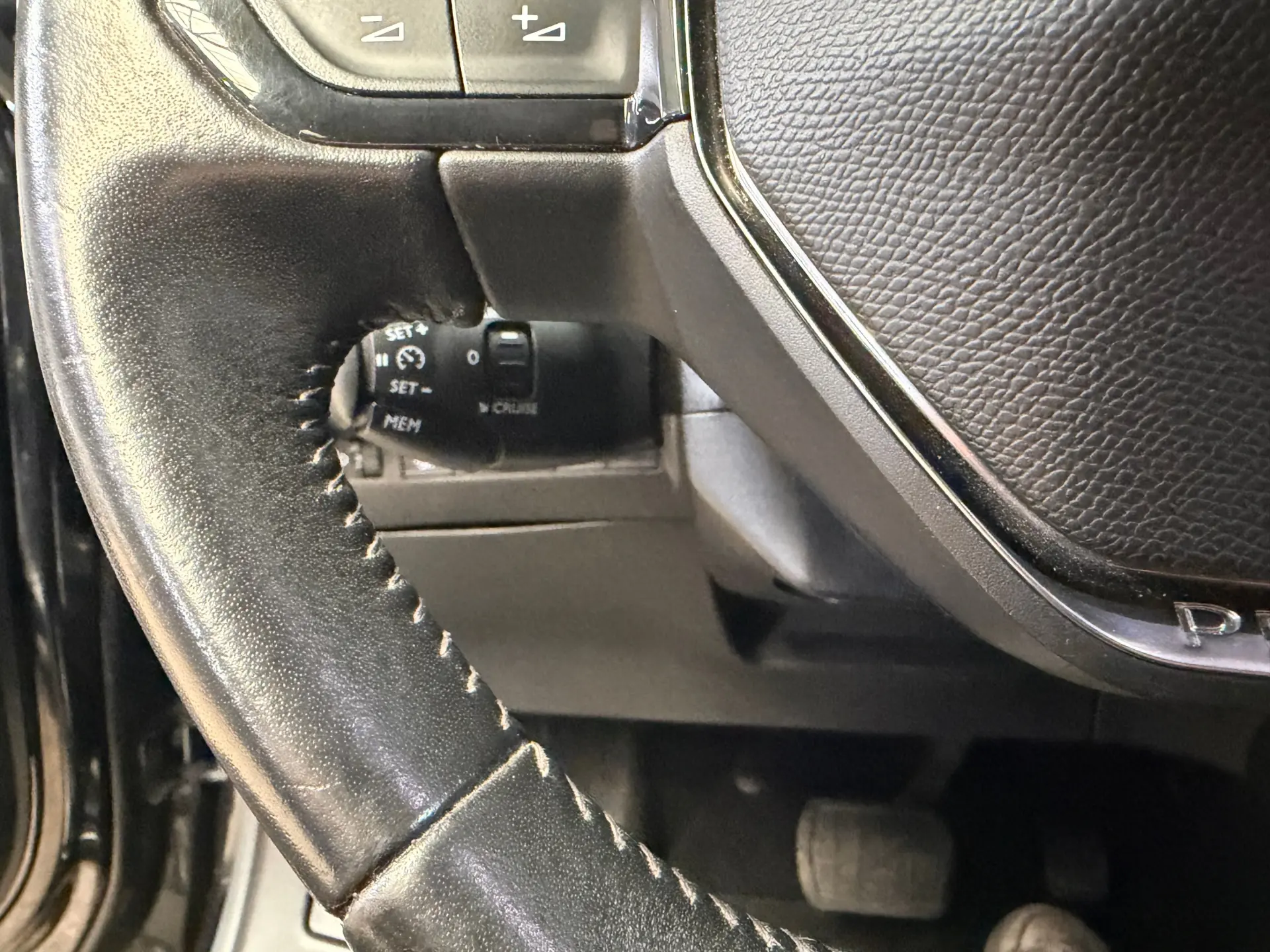 Peugeot e-2008 50 kWh Allure 16