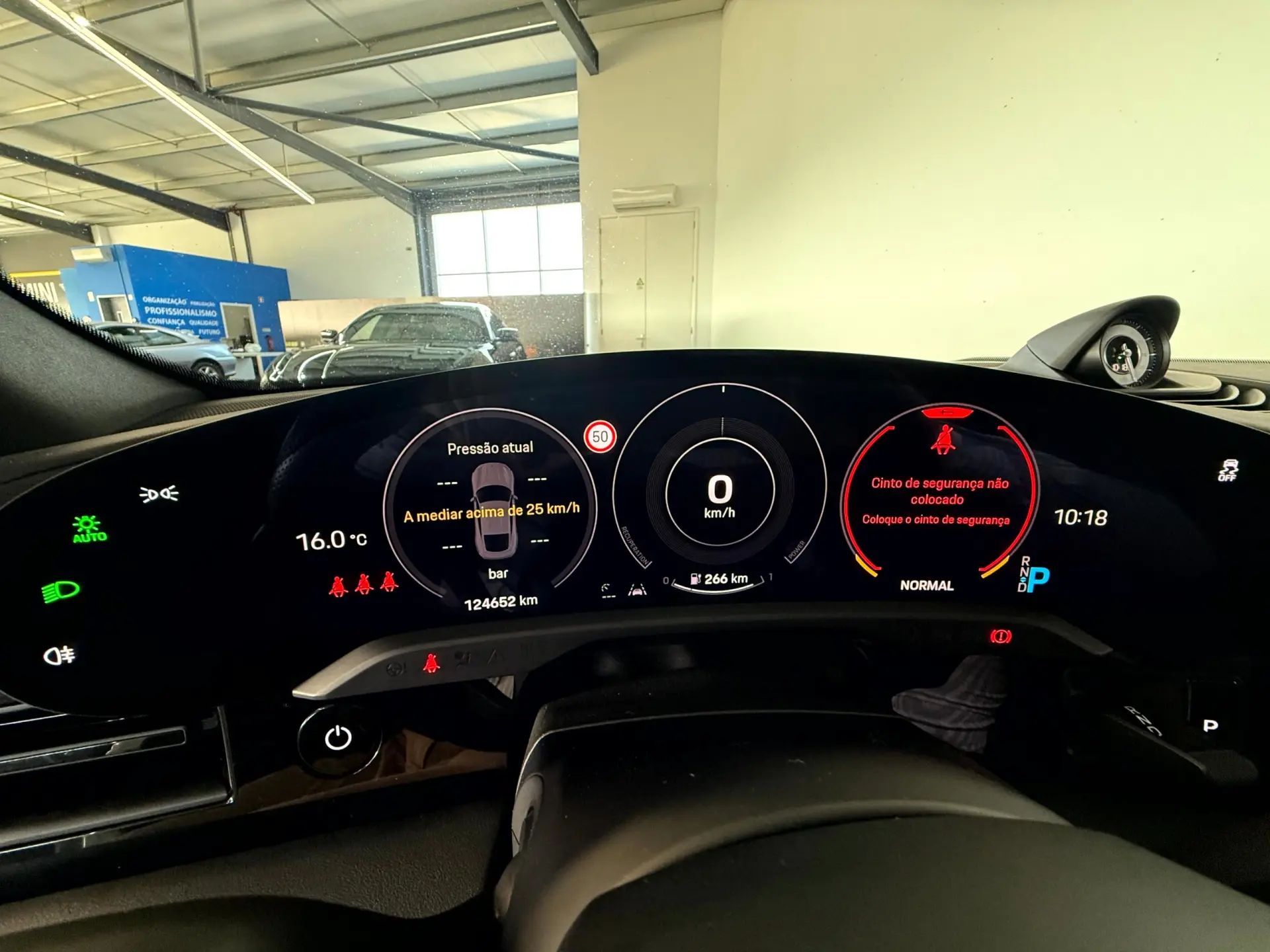 Porsche Taycan 4S 27