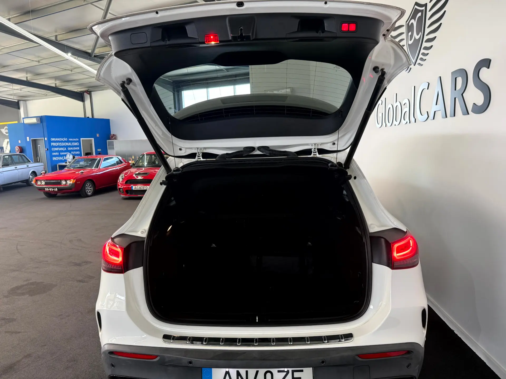 Mercedes-Benz EQA 250 AMG Line 9