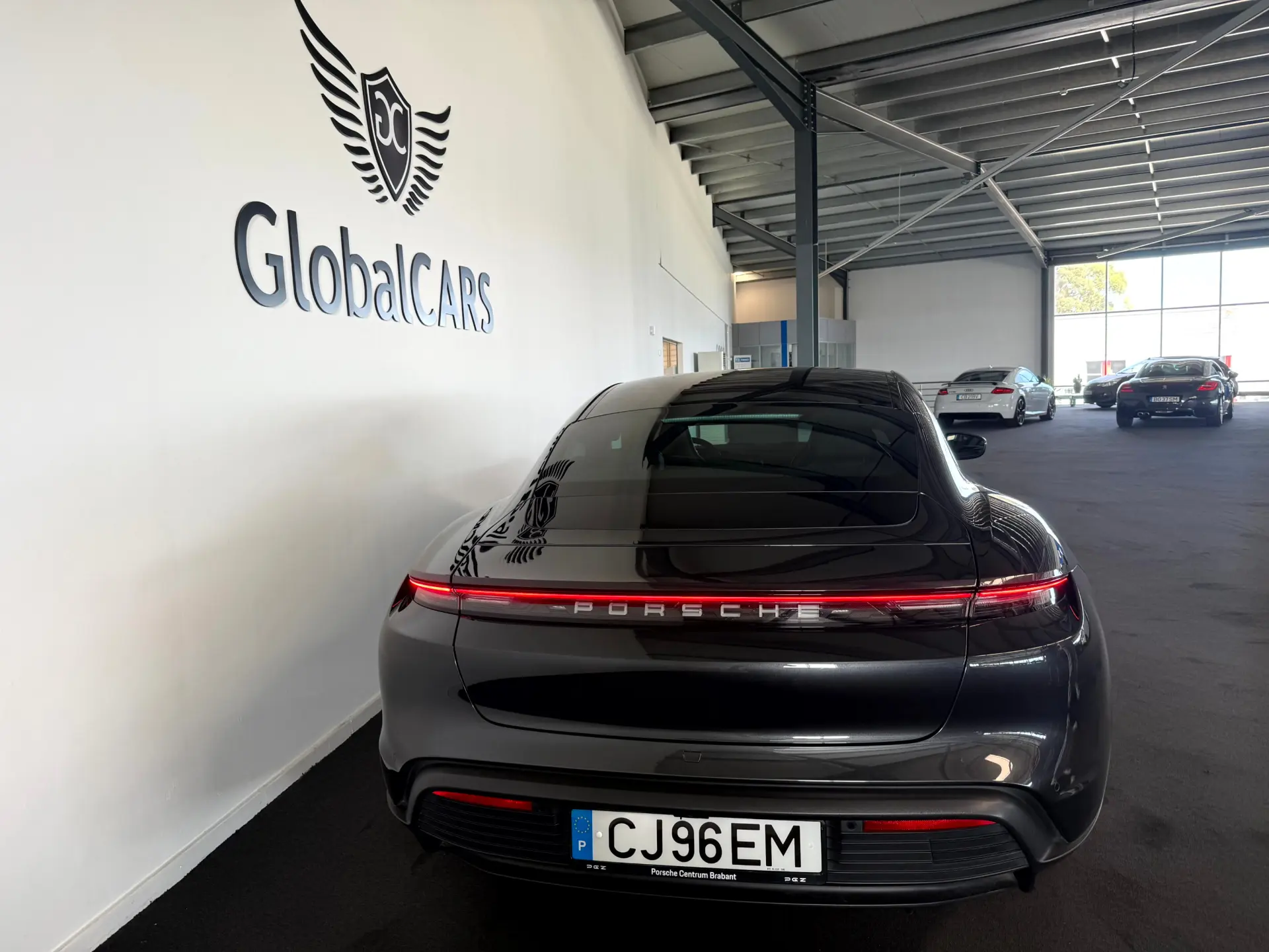 Porsche Taycan Bateria Performance Plus 29
