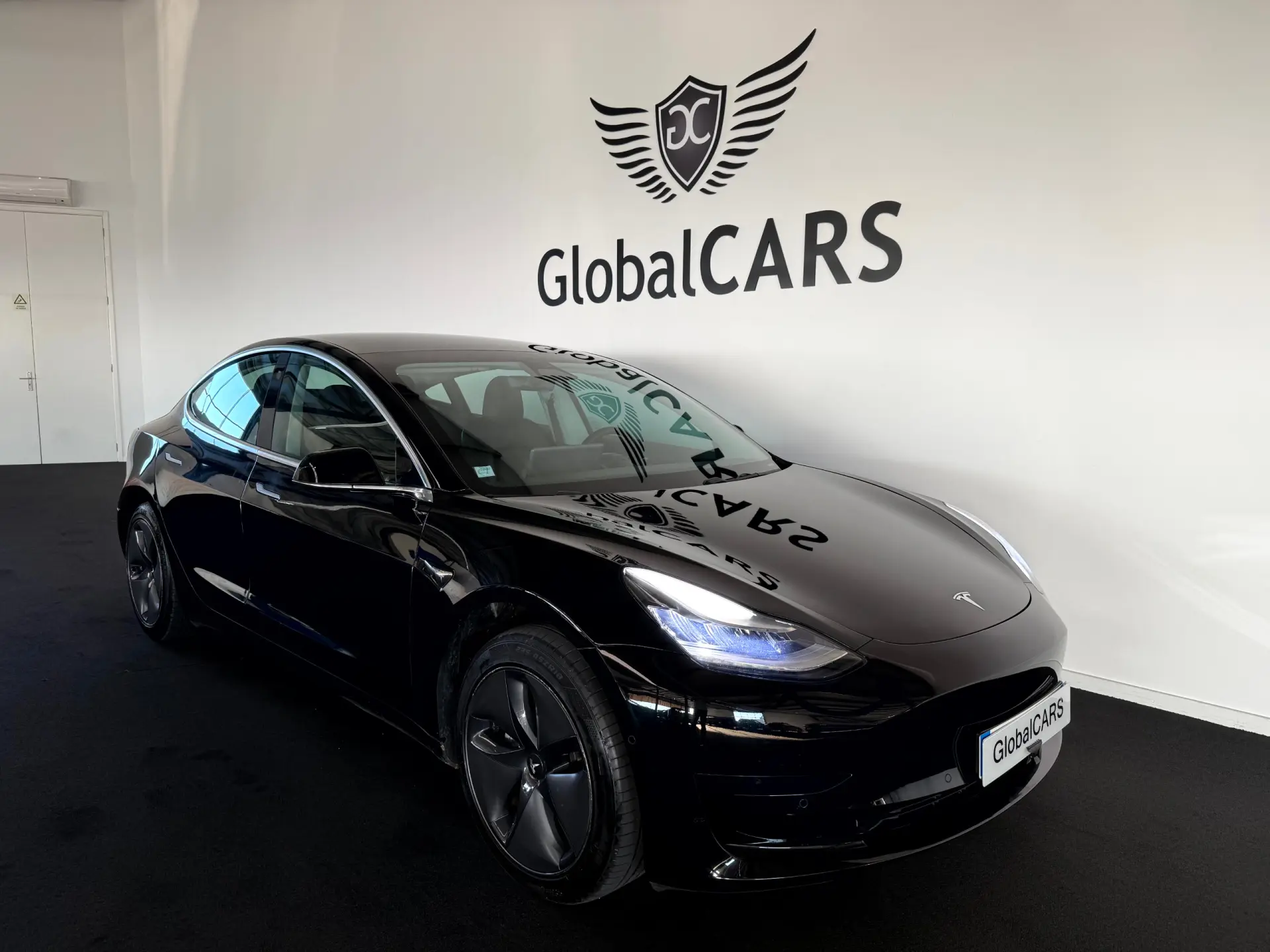 Tesla Model 3 Long-Range Dual Motor AWD 11