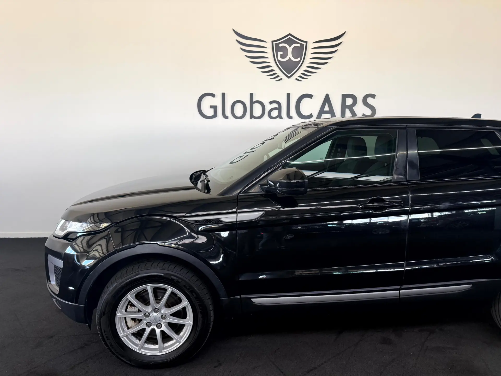 Land Rover Range Rover Evoque 2.0 D180 AWD HSE Auto 8