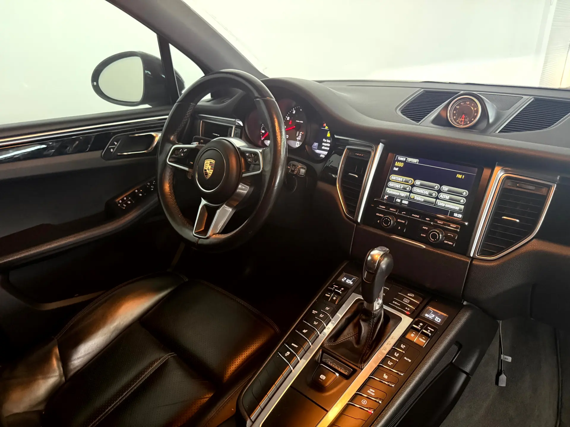 Porsche Macan S PDK 38
