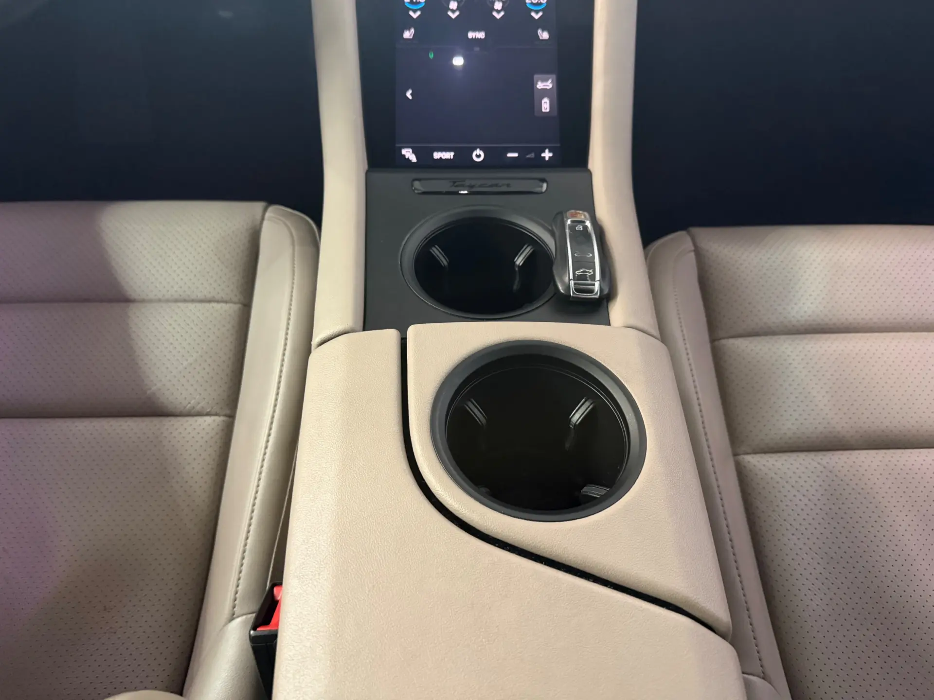 Porsche Taycan Standard 18