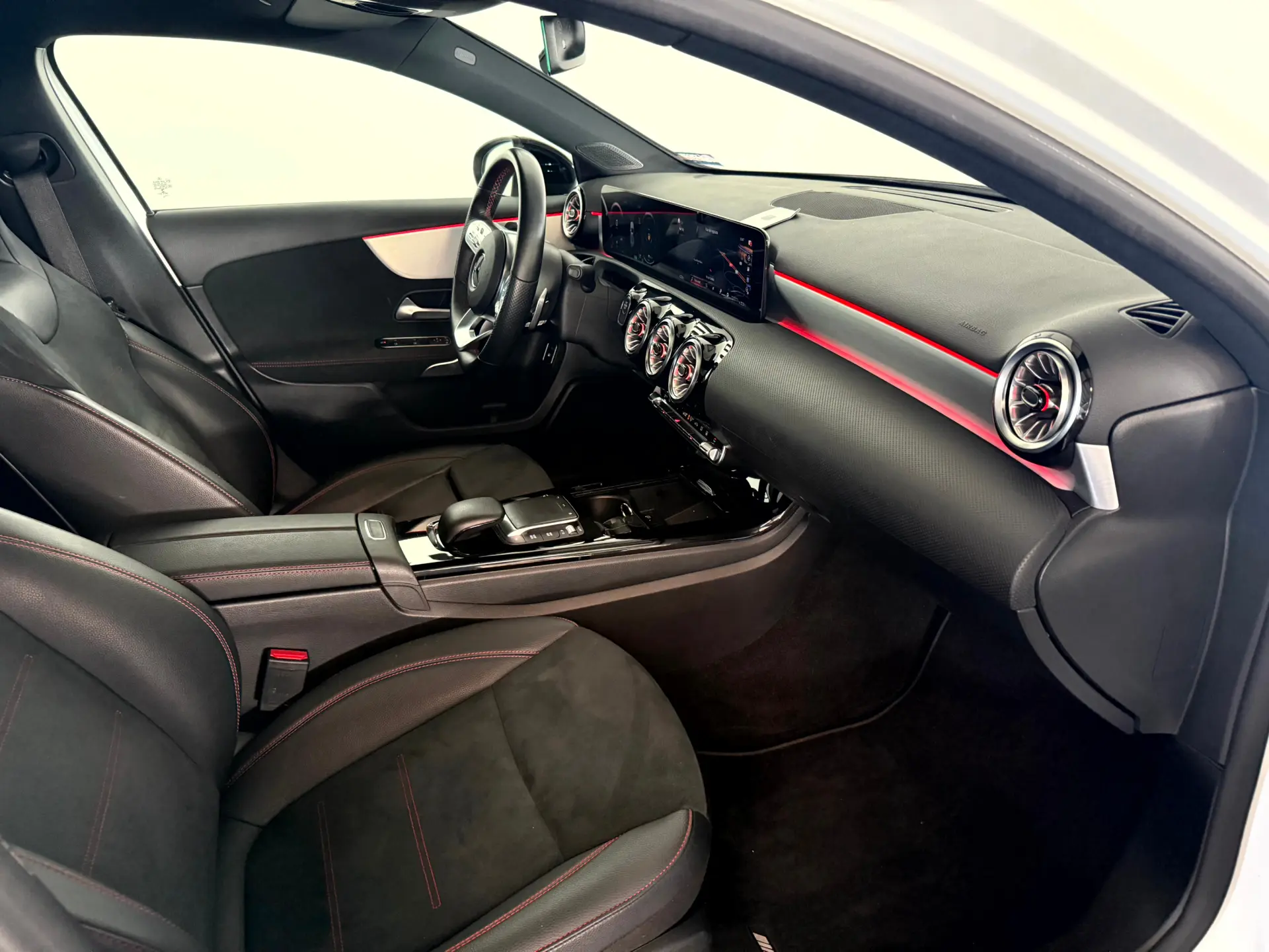 Mercedes-Benz A 250 e 8G-DCT Advanced AMG Line 28