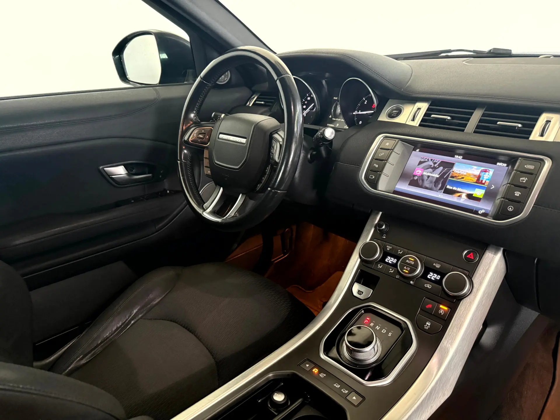 Land Rover Range Rover Evoque 2.0 D180 AWD HSE Auto 19