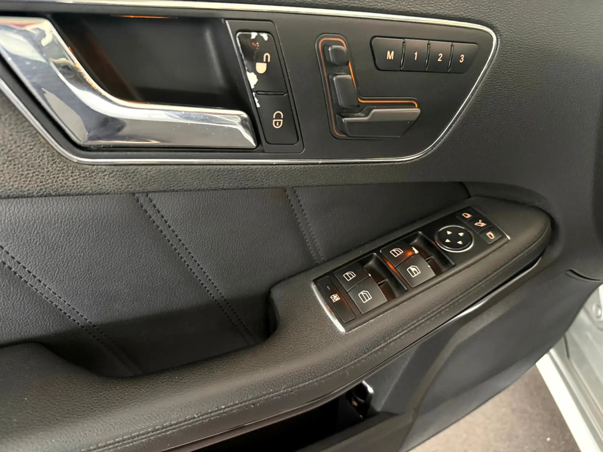 Mercedes-Benz E 250 CDi Elegance BlueEfficiency Auto. 25