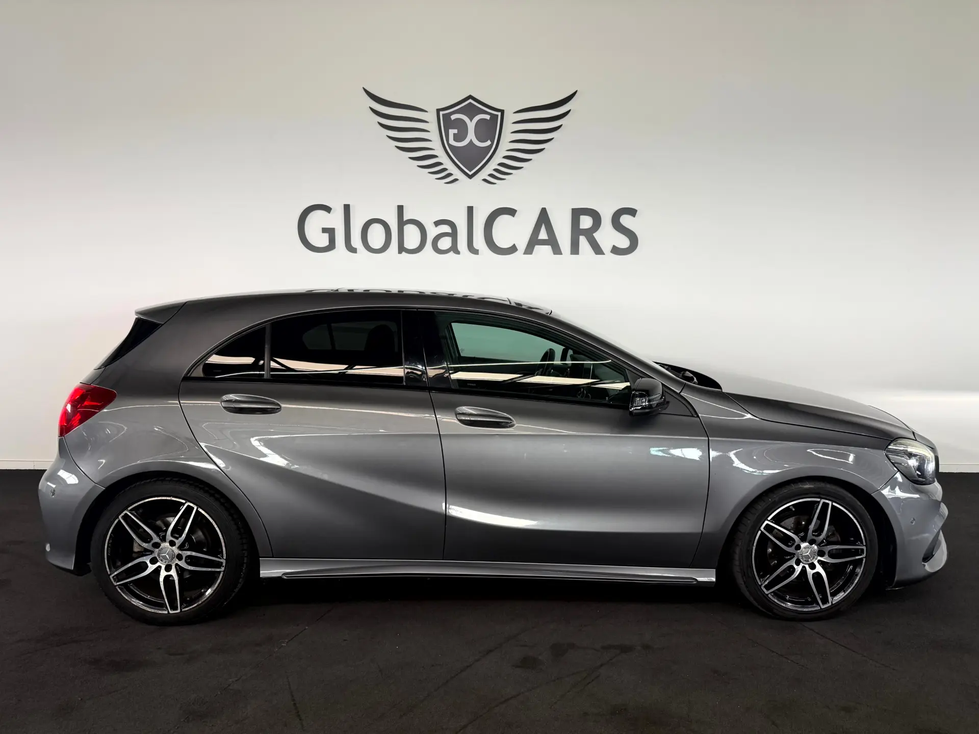 Mercedes-Benz A 180 d 7G-DCT AMG Line 23