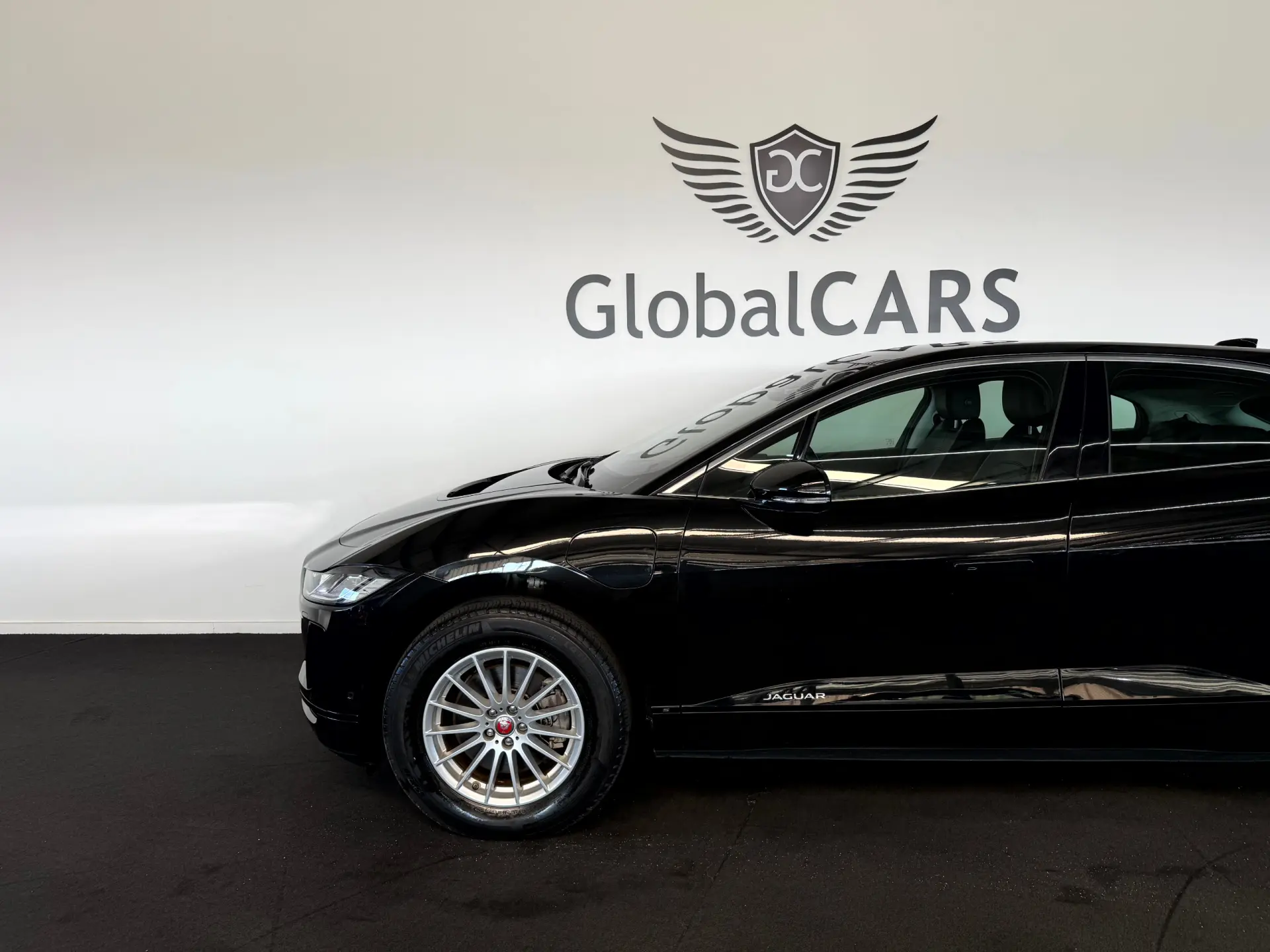 Jaguar I-Pace EV400 AWD HSE 11