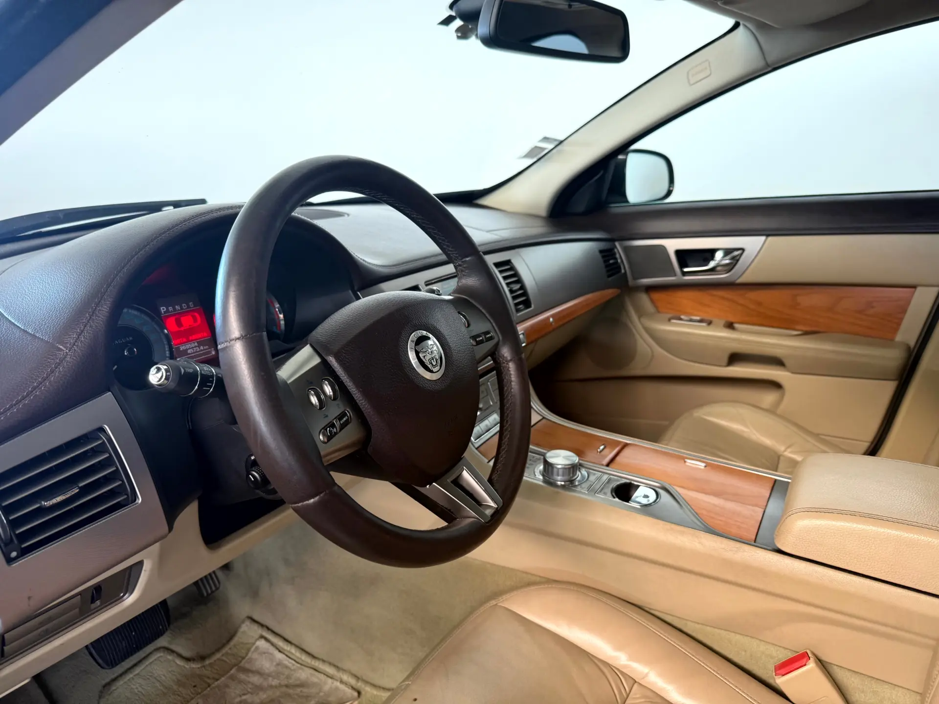 Jaguar XF 3.0 D V6 Premium Luxury 27