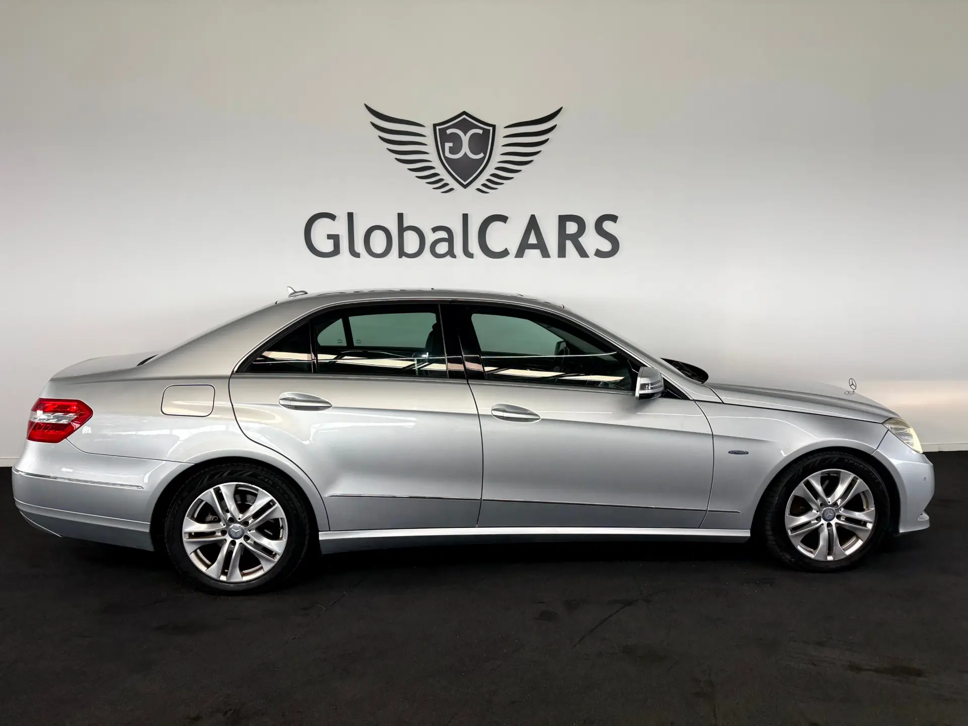 Mercedes-Benz E 250 CDi Elegance BlueEfficiency Auto. 30