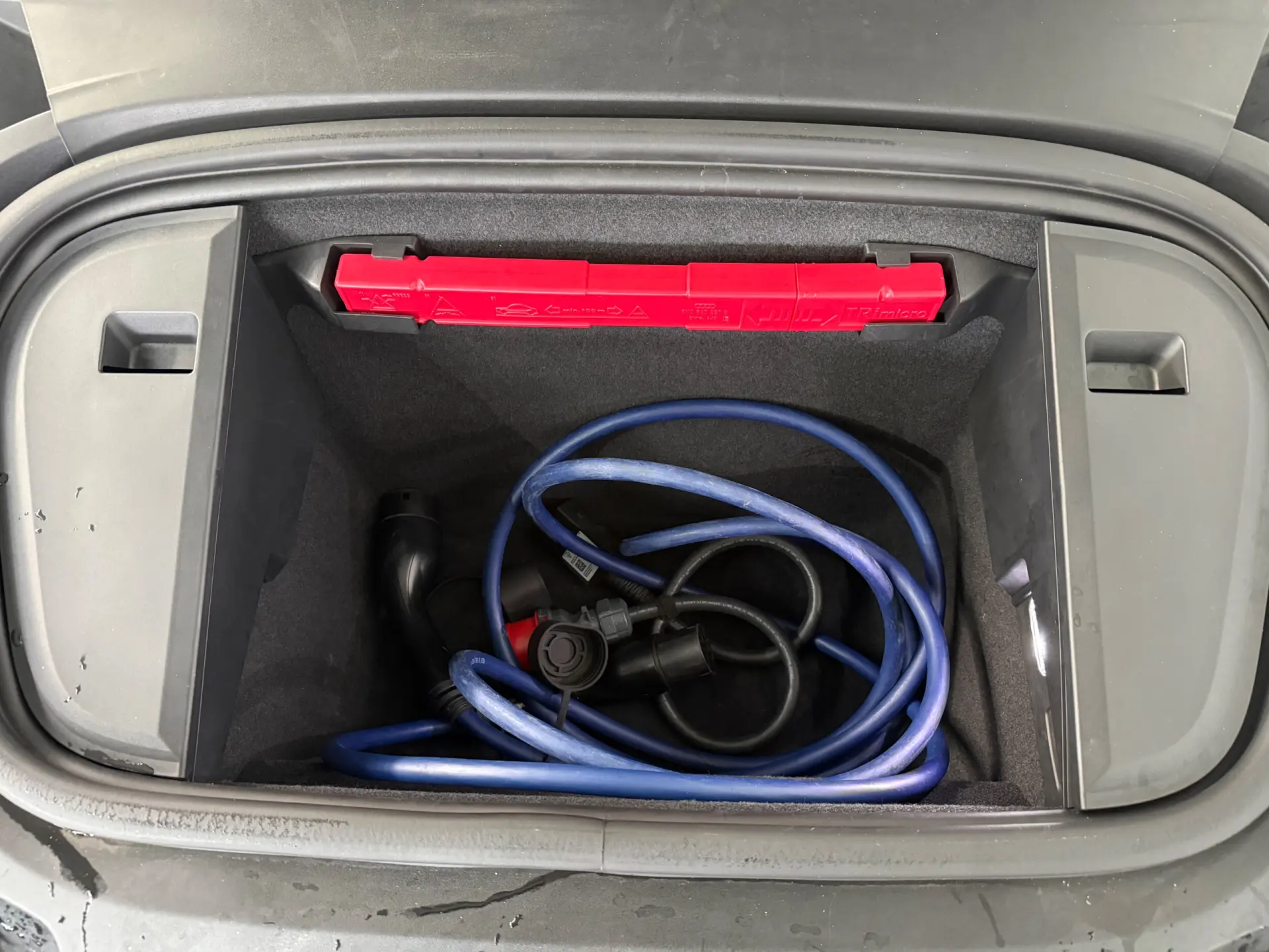 Porsche Taycan Standard 36