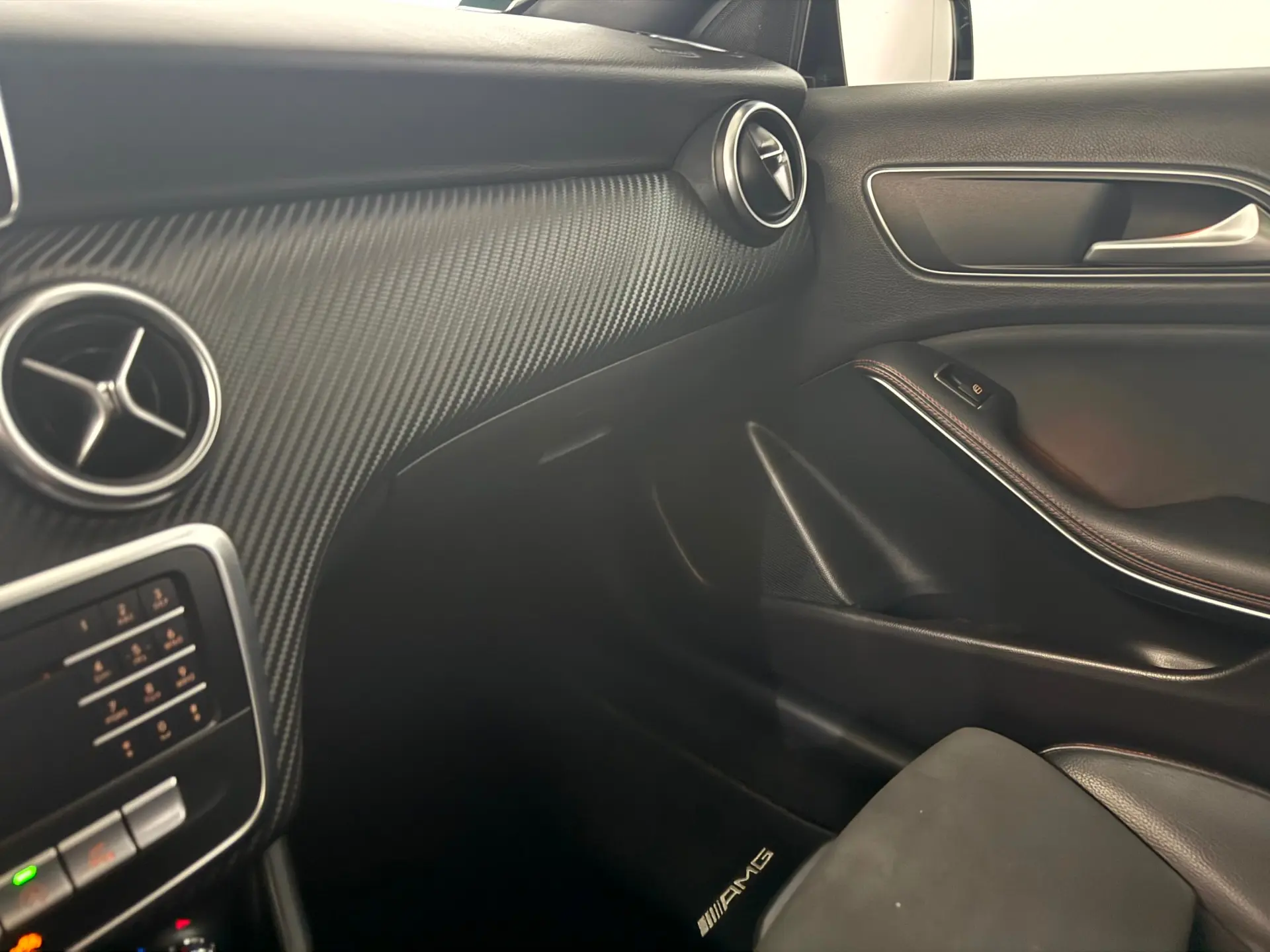 Mercedes-Benz A 180 d 7G-DCT AMG Line 22