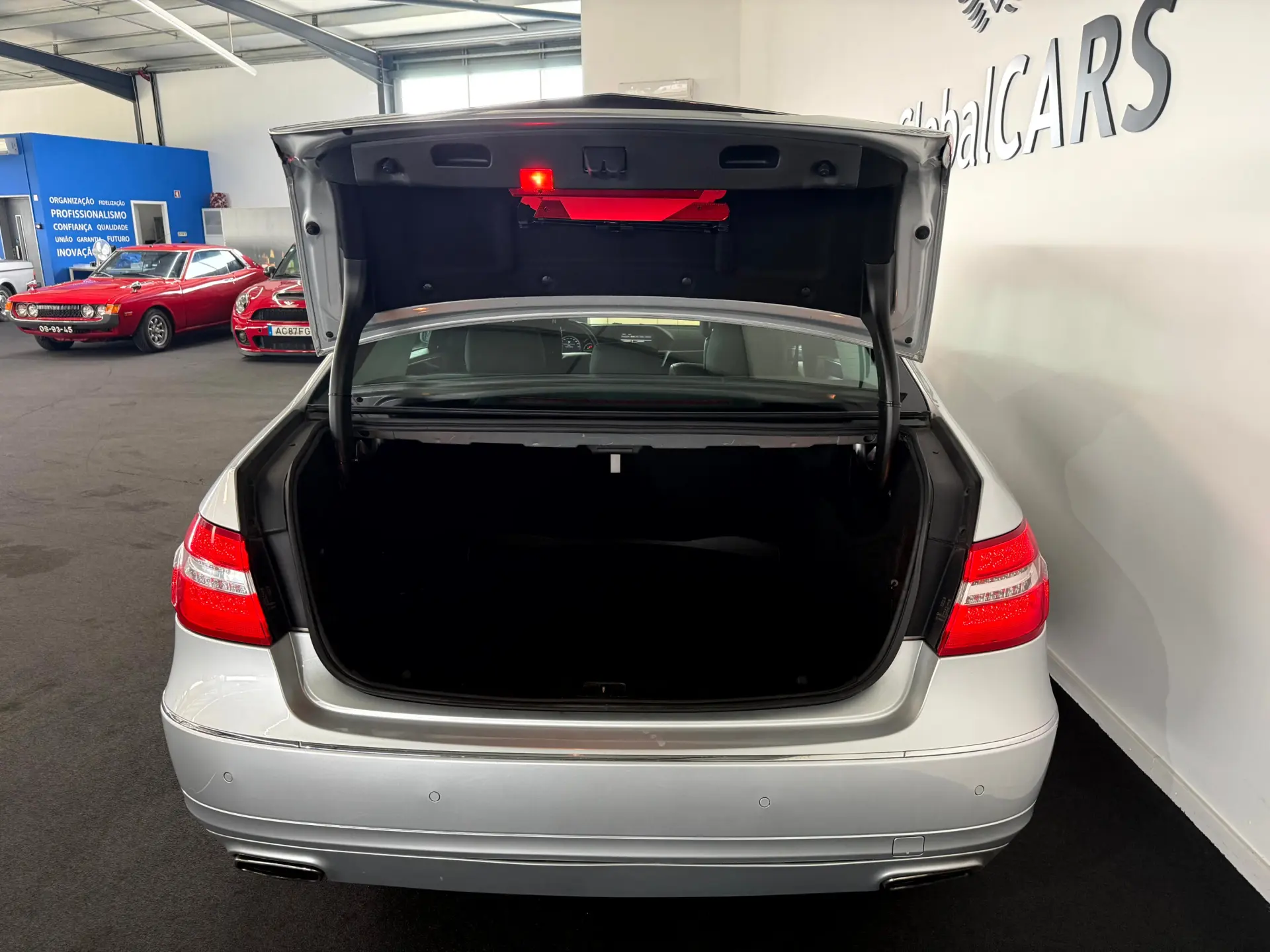 Mercedes-Benz E 250 CDi Elegance BlueEfficiency Auto. 14