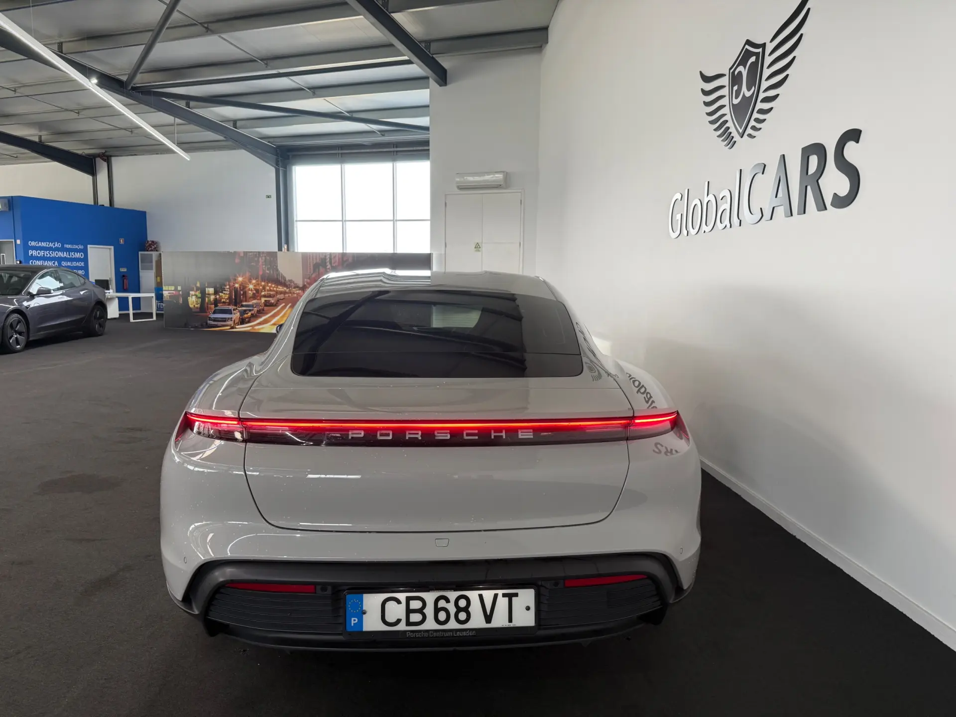 Porsche Taycan Standard 4