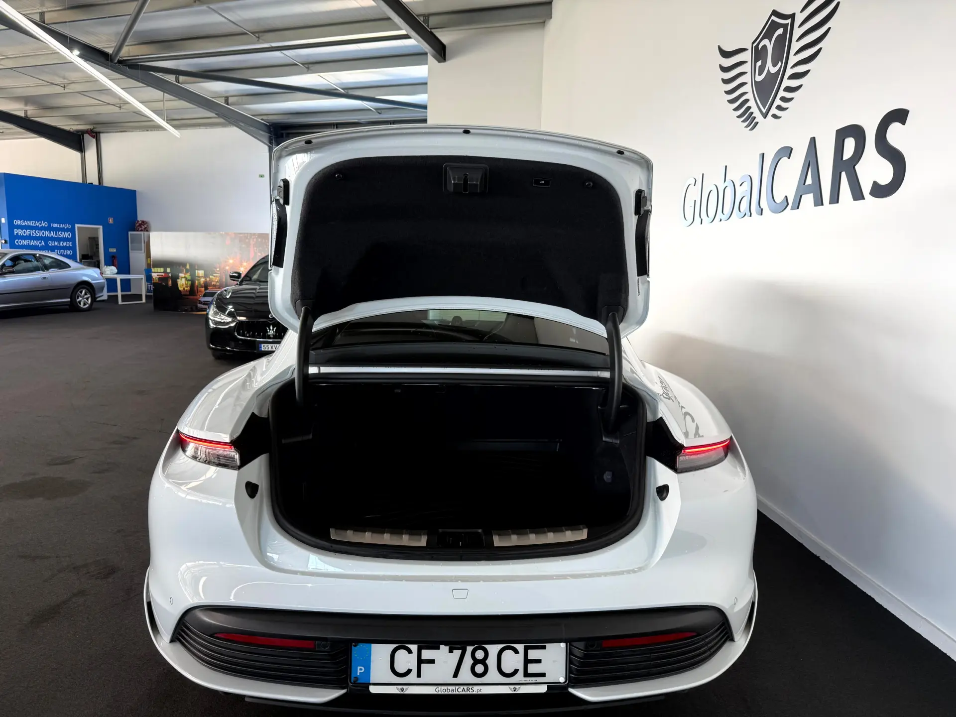 Porsche Taycan 4S 10