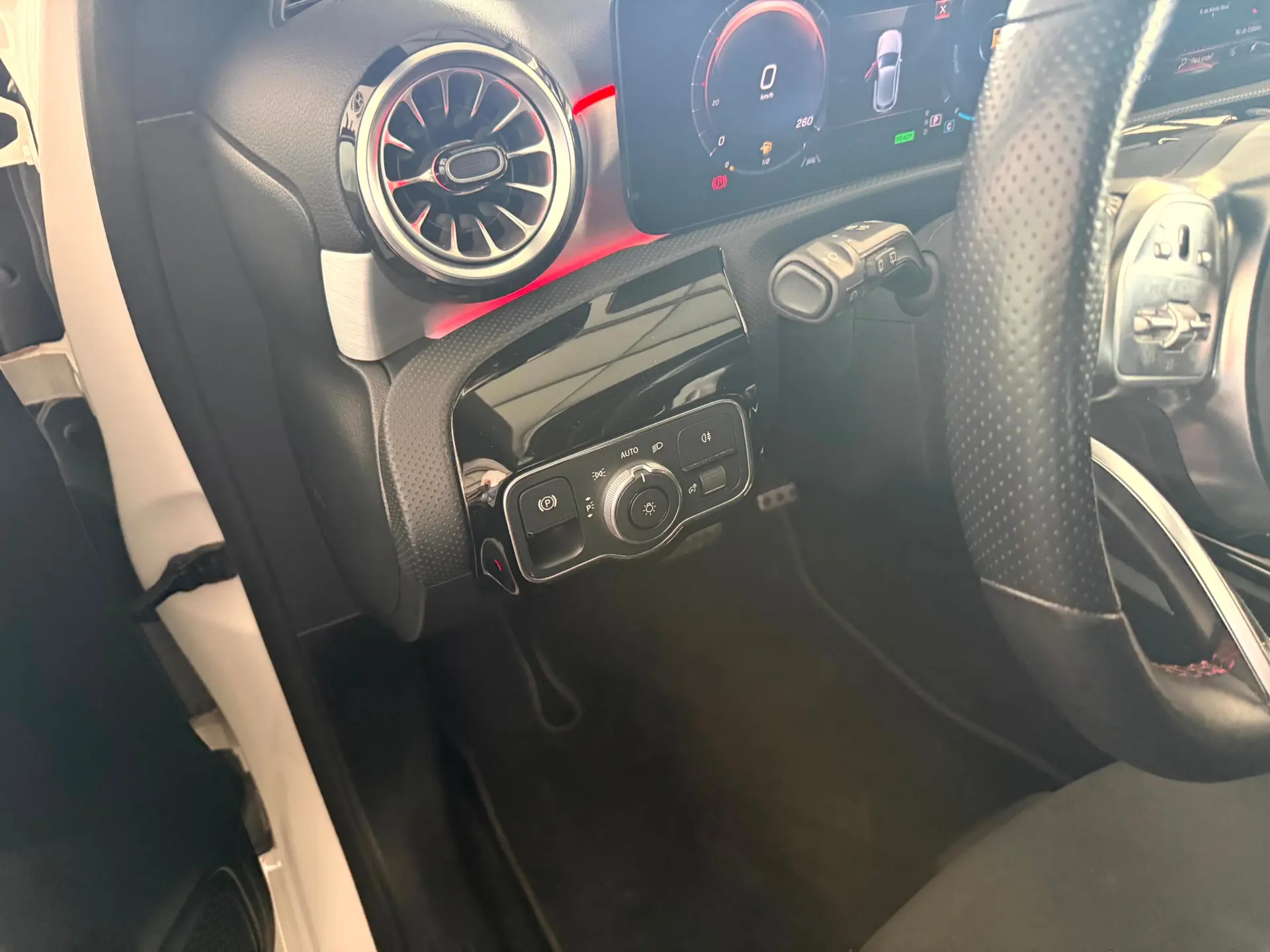 Mercedes-Benz A 250 e 8G-DCT Advanced AMG Line 32
