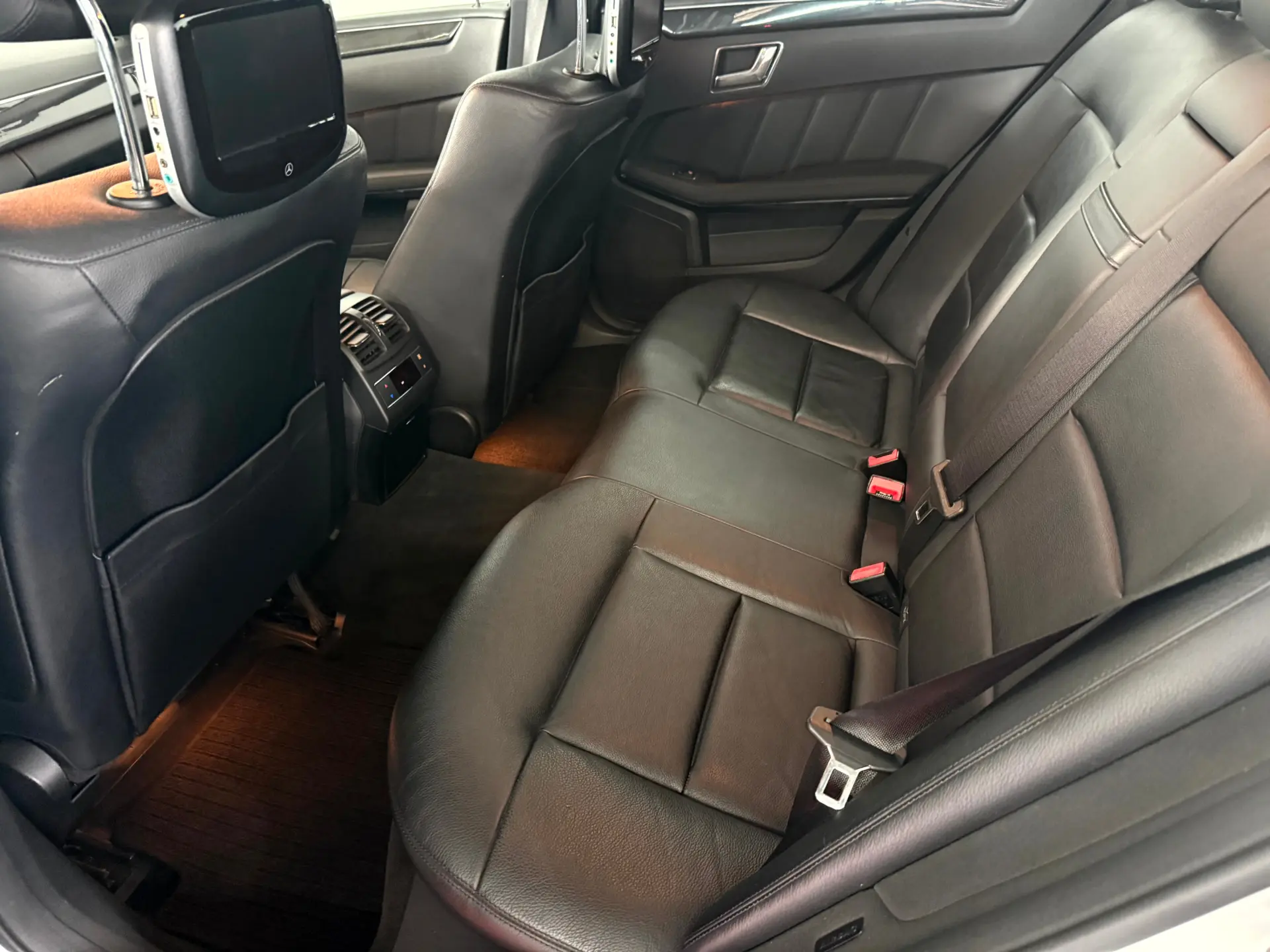 Mercedes-Benz E 250 CDi Elegance BlueEfficiency Auto. 16