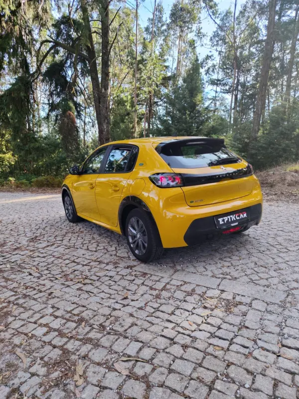 Peugeot e-208 50 kWh Active 8