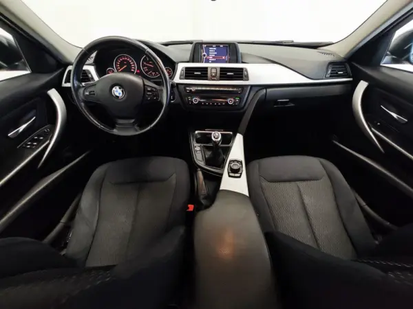 BMW 316 d Touring 34