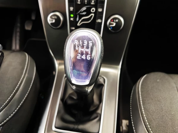 Volvo V40 1.6 D2 Momentum 21