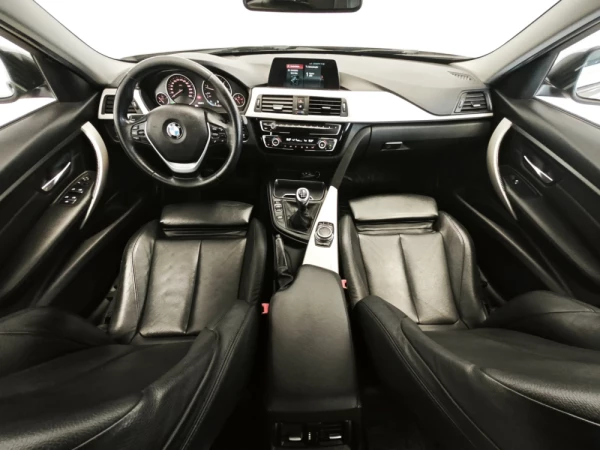 BMW 318 d Touring Line Luxury 5