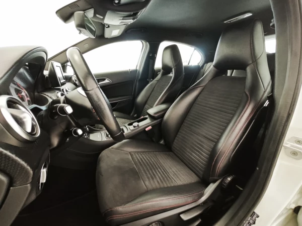 Mercedes-Benz A 180 (BlueEFFICIENCY) AMG Sport 5