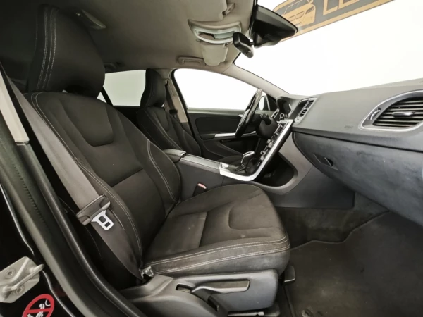 Volvo V60 D2 Geartronic Powershift Edition 39