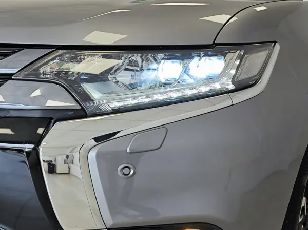 Mitsubishi Outlander 2.0 PHEV Instyle 15