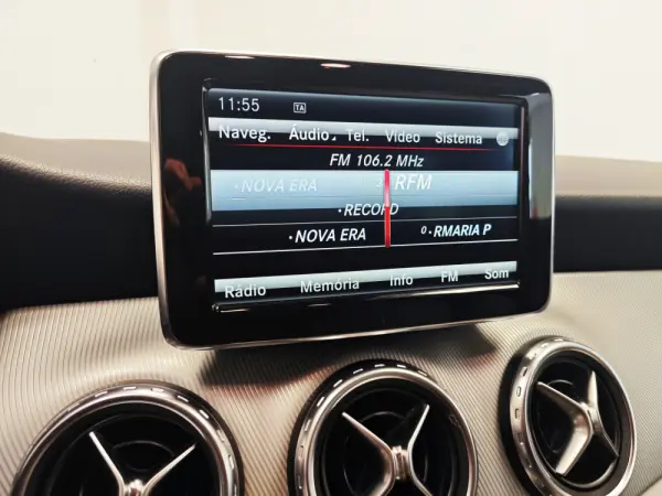 Mercedes-Benz GLA 200 d 4Matic 7G-DCT Urban 39