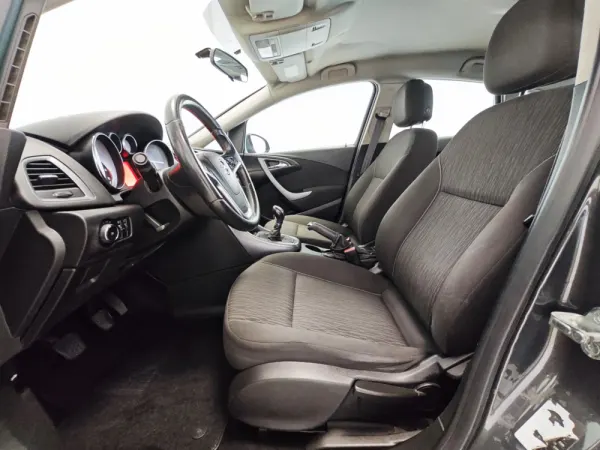 Opel Astra 1.3 CDTi Executive 5