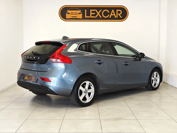 Volvo V40 1.6 D2 Momentum 18