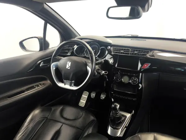 DS DS3 PureTech 130 Start & Stop SportChic 42
