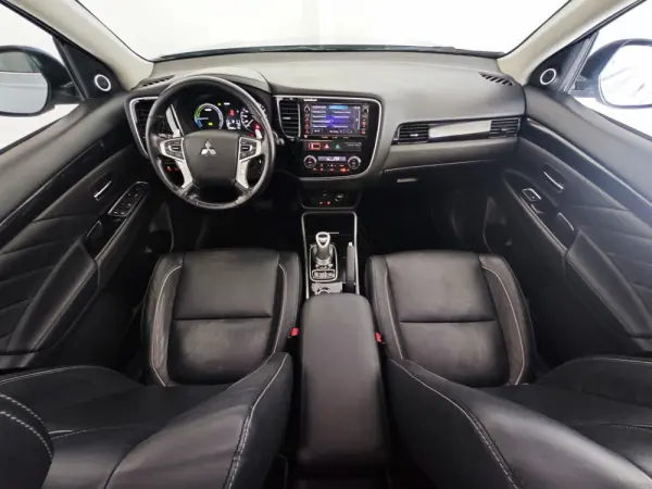 Mitsubishi Outlander 2.0 PHEV Instyle 6