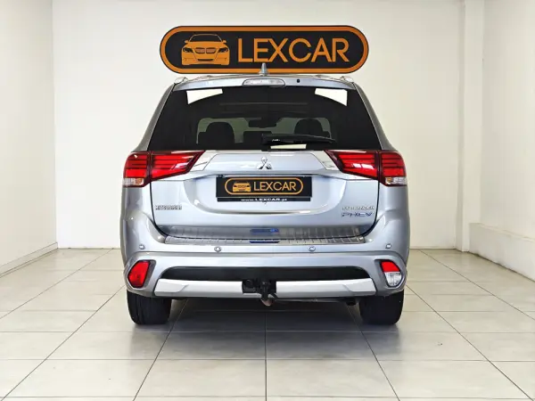 Mitsubishi Outlander 2.0 PHEV Instyle 4