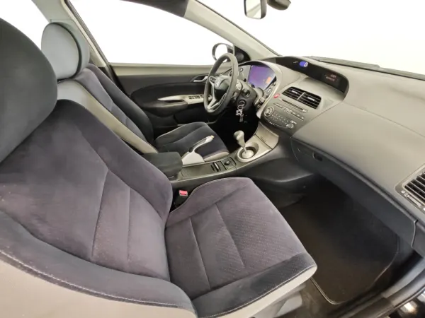 Honda Civic 1.8 VTEC Sport 7