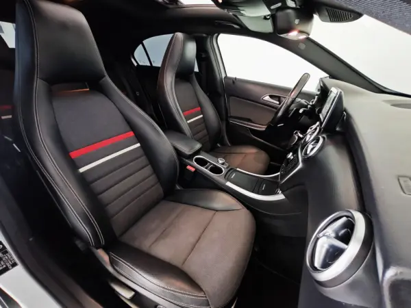 Mercedes-Benz A 180 CDi BE AMG Line Aut. 34