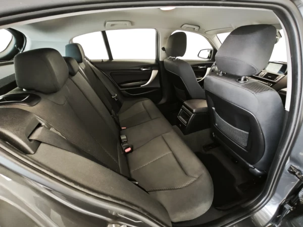 BMW 114 d Sport Line 7