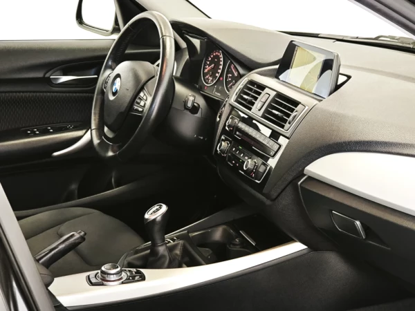 BMW 114 d Sport Line 5