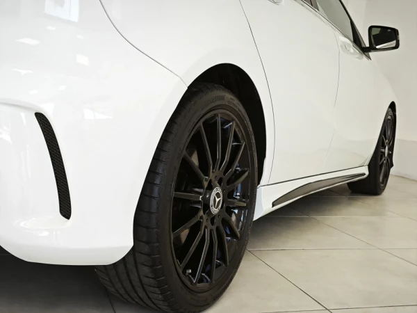 Mercedes-Benz A 180 (BlueEFFICIENCY) AMG Sport 16