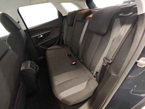 Peugeot 3008 BlueHDi 130 Stop & Start Active Pack 44