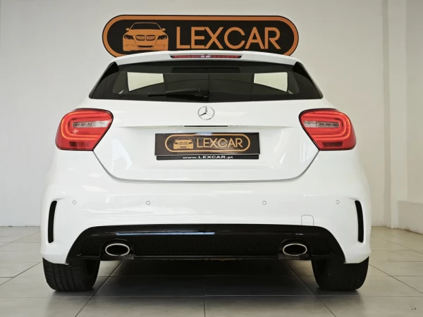 Mercedes-Benz A 180 (BlueEFFICIENCY) AMG Sport 4